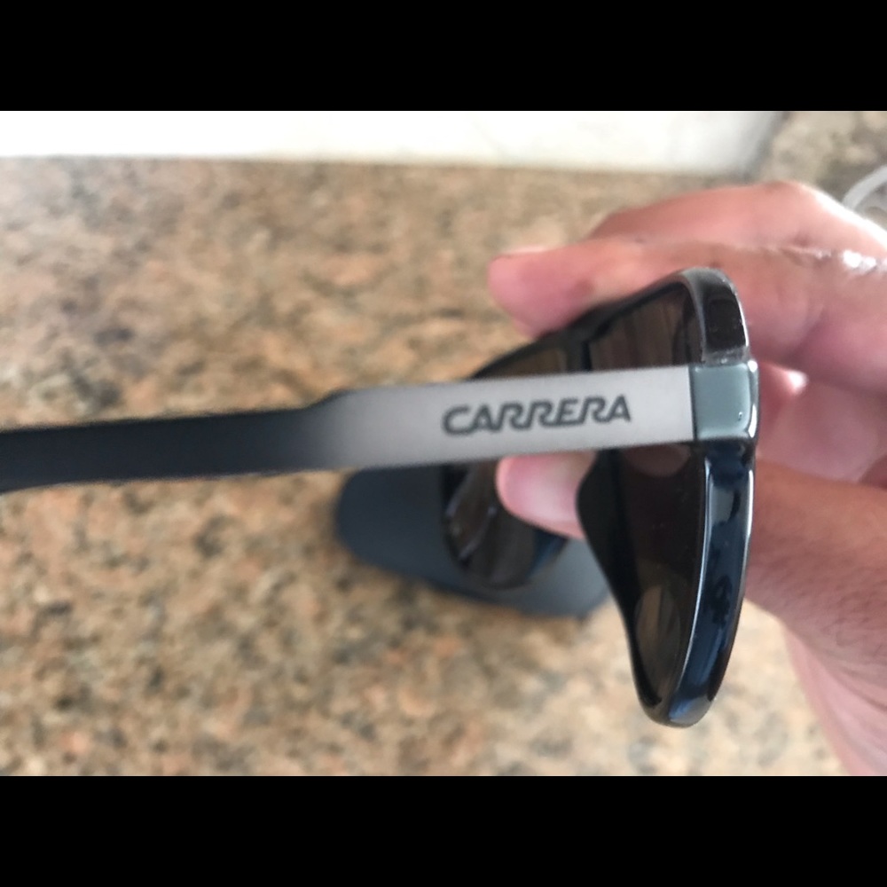 Carrera Men’s Sunglasses w/ case - Picture 3 of 3